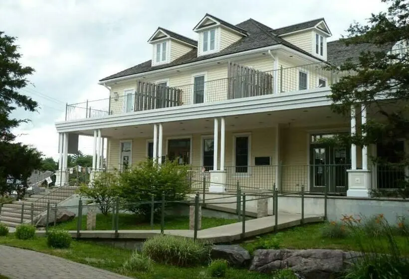 ジュニアスイート, The Burleigh Falls Inn & Suites