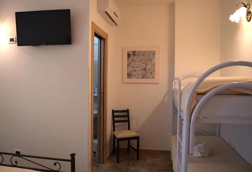 Четырехместный Номер Стандарт, B&b Le Mimose
