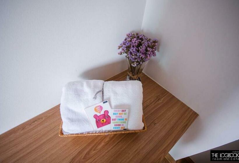 اتاق استاندارد, The Logbook Room And Cafe