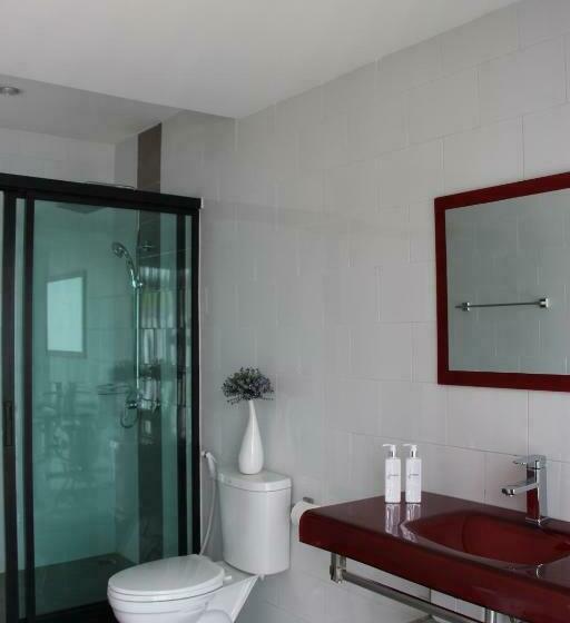 اتاق استاندارد, The Logbook Room And Cafe