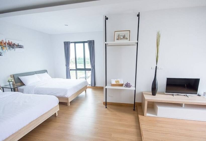 اتاق خانوادگی, The Logbook Room And Cafe