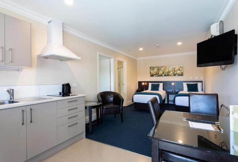 דירת חדר, Tuakau