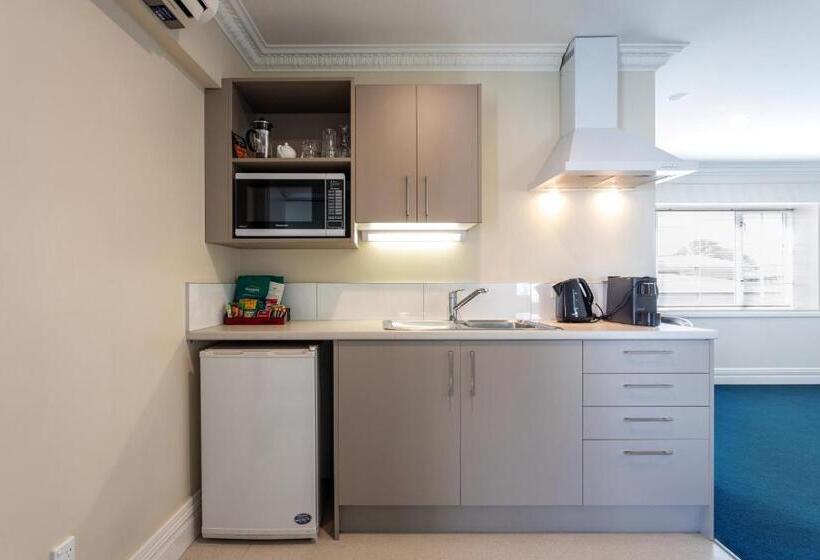 חדר סטודיו סטנדרד, Tuakau