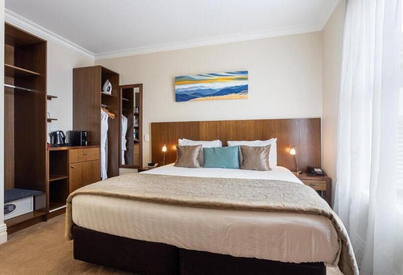 חדר סטנדרט מקשר, Tuakau