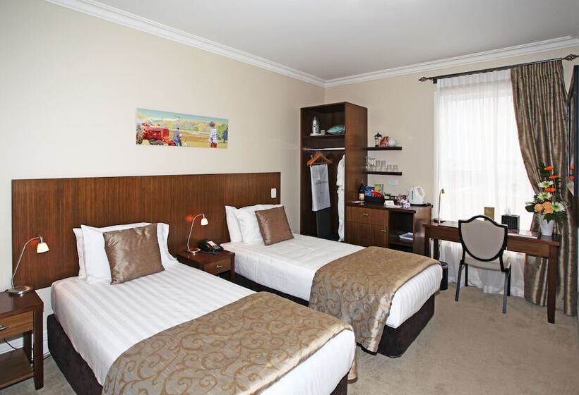 חדר סטנדרט מקשר, Tuakau