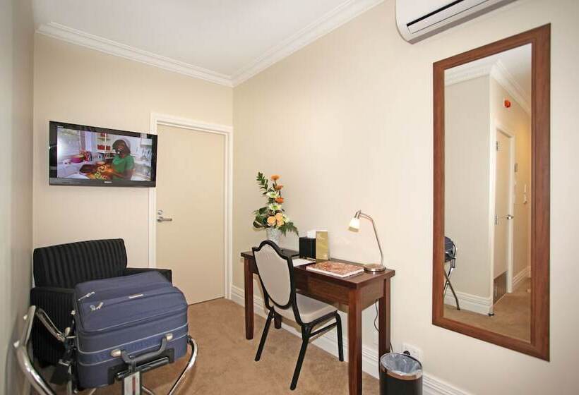 חדר סטנדרט מקשר, Tuakau