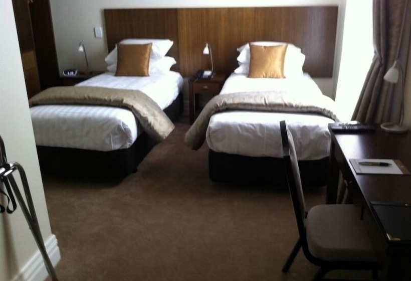 חדר סטנדרט מקשר, Tuakau