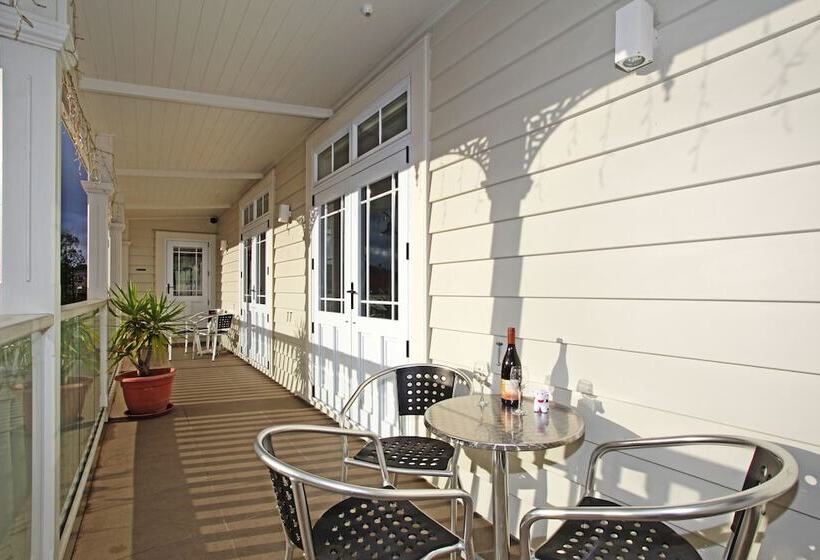 חדר פרמיום עם מרפסת, Tuakau