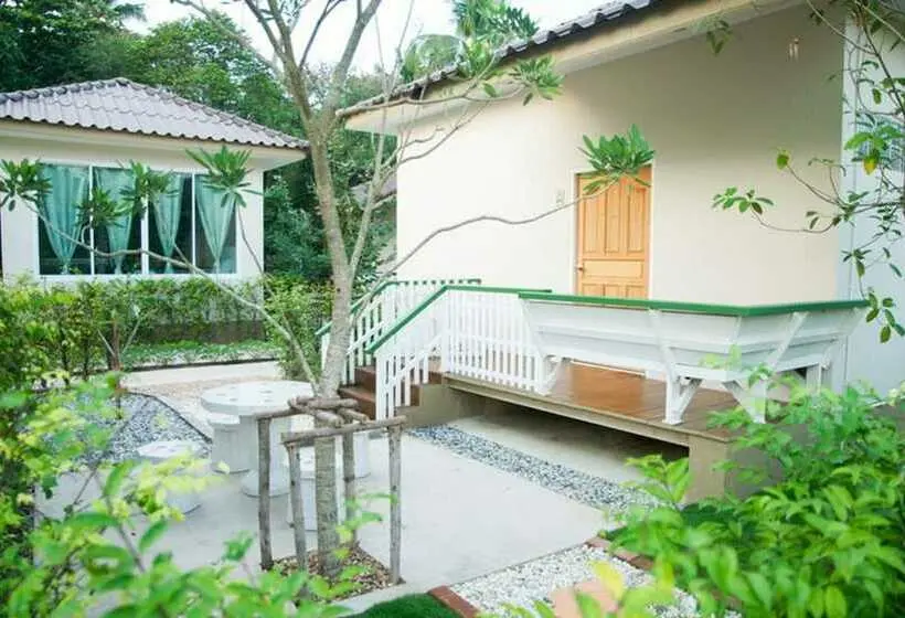 プールビュースタンダードルーム, Thongchai Resort