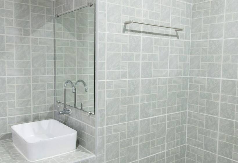 Standard-huone Allasnäkymä, Thongchai Resort