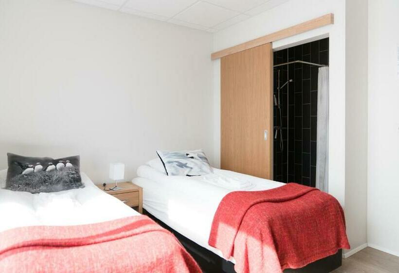 اتاق سوپریور, West