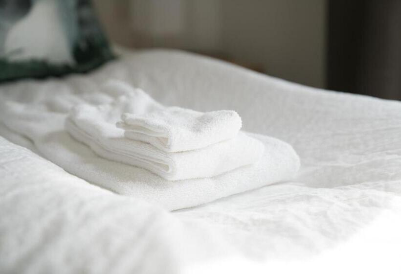 اتاق استاندارد یک نفره, West