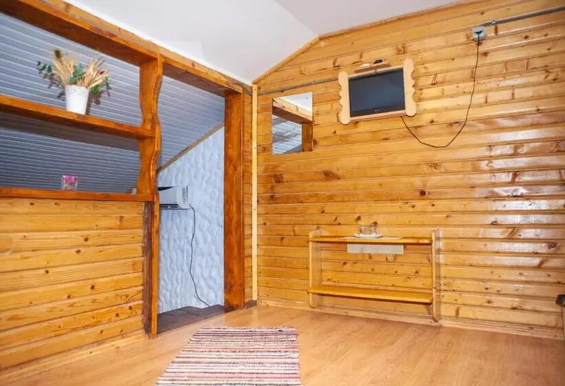 بانگلوی استاندارد, Casa Lazaroiu