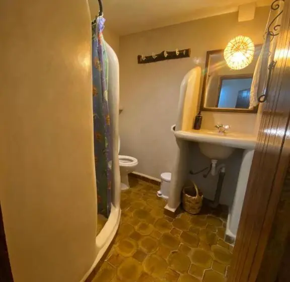 スタンダード４人部屋, Maison D Hôte La Vallée Des Figues
