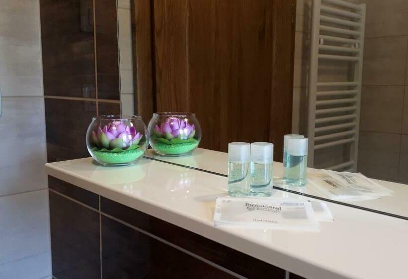 标准间, House Flora