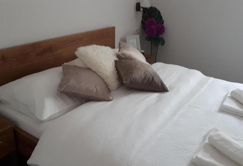 标准间, House Flora