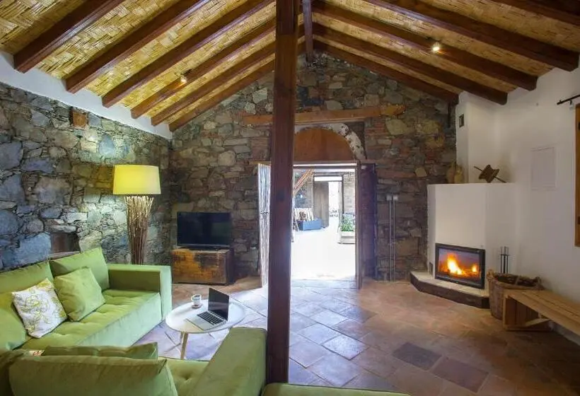 Suite Junior, Lyhnos