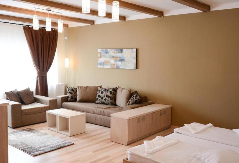 جناح, Pensiunea Sarmis