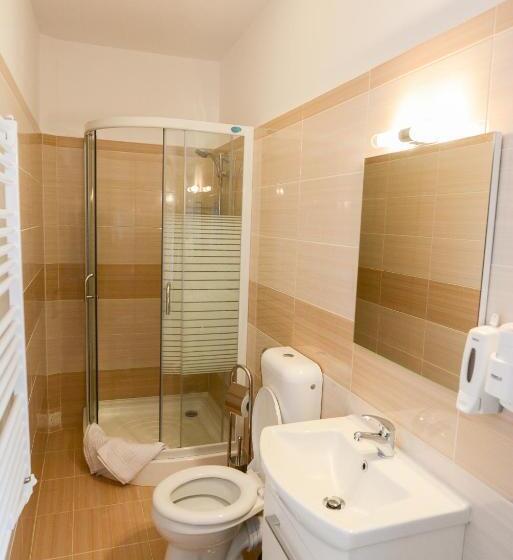 جناح, Pensiunea Sarmis