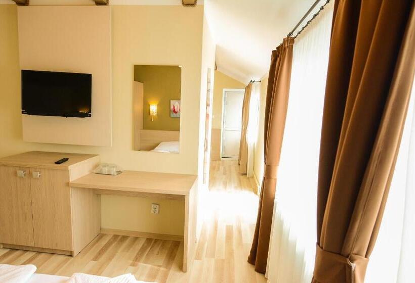 جناح, Pensiunea Sarmis