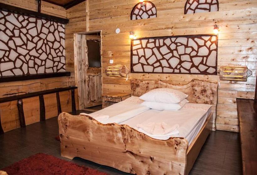 جناح, Pensiunea Sarmis