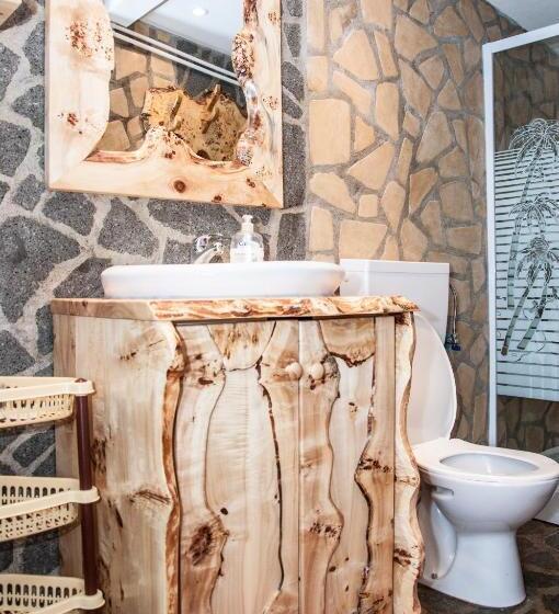 جناح, Pensiunea Sarmis