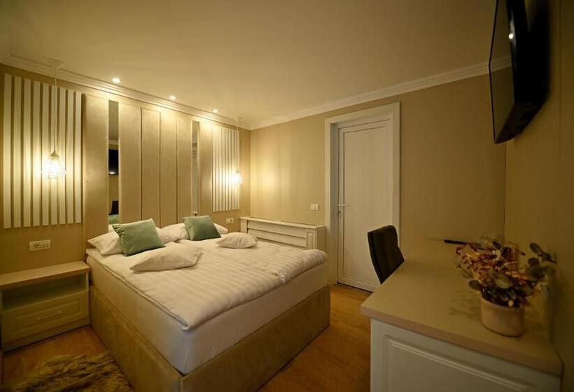 غرفة سوبيريور, Pensiunea Sarmis