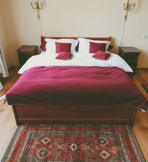 Полулюкс, Conac Polizu