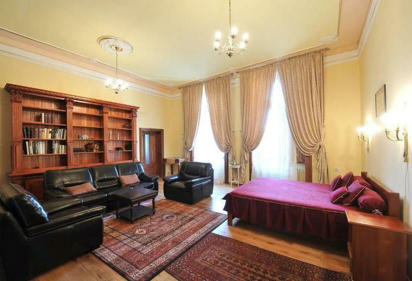 Полулюкс, Conac Polizu