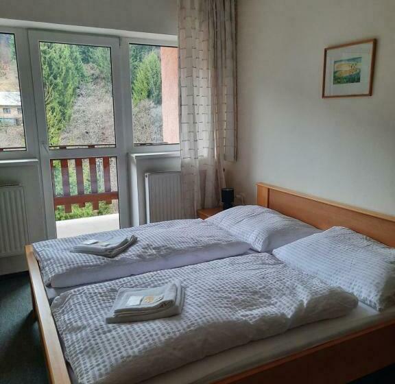 חדר סטנדרט לארבעה, Horský Hotel Podjavorník