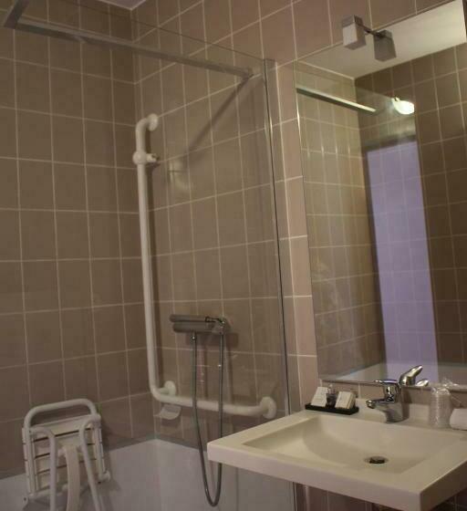 חדר סטנדרט נוף לגינה, Hôtel Restaurant Le Chanel