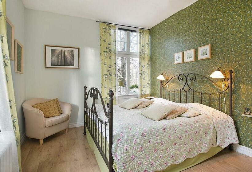 Номер Стандарт, L Aina