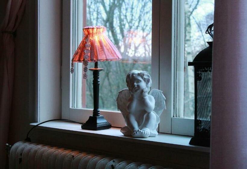 Номер Стандарт, L Aina