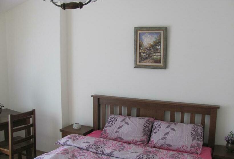 غرفة قياسية مطلّة علي الحديقة, Guest House Villa Elma