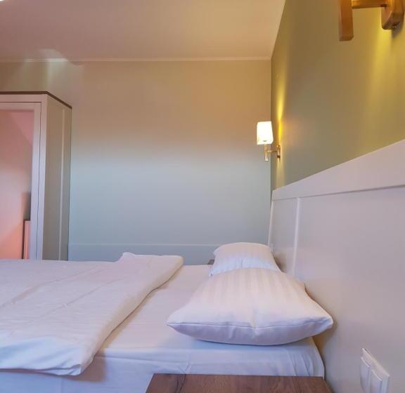 דירת חדר, Pensiunea La Bella Vista