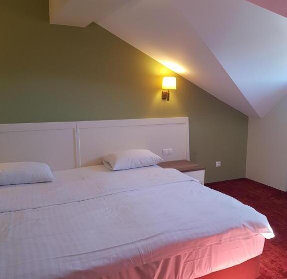 דירת חדר, Pensiunea La Bella Vista