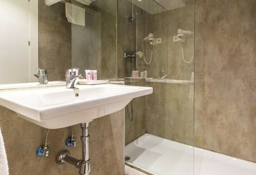 اتاق خانوادگی, Apartamentos Recoletos