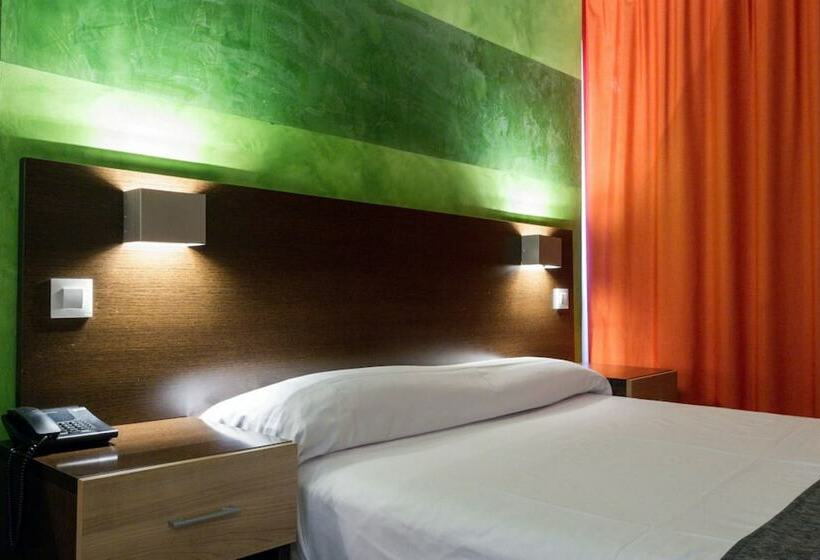 اتاق استاندارد سه نفره, Apartamentos Recoletos