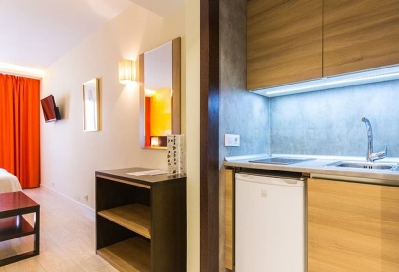 اتاق استاندارد سه نفره, Apartamentos Recoletos
