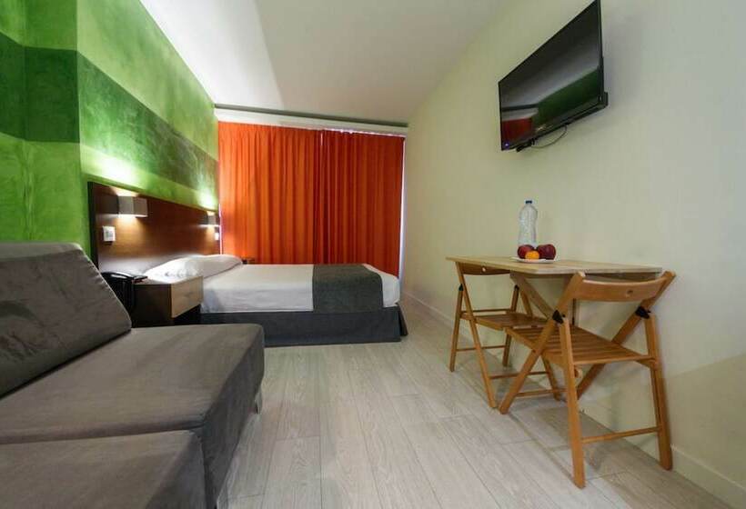 اتاق استاندارد سه نفره, Apartamentos Recoletos
