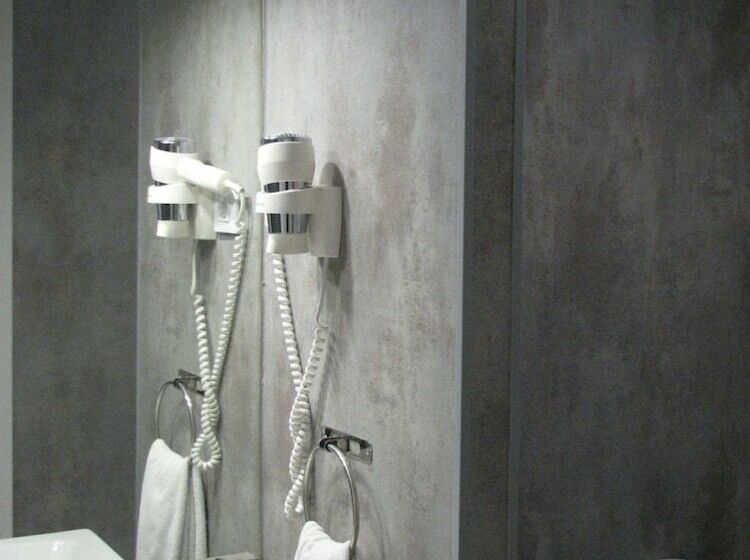 اتاق استاندارد سه نفره, Apartamentos Recoletos