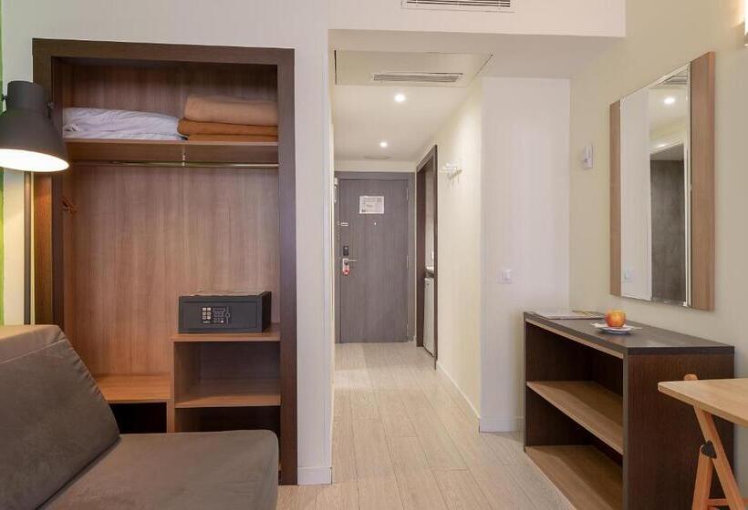 اتاق خانوادگی, Apartamentos Recoletos