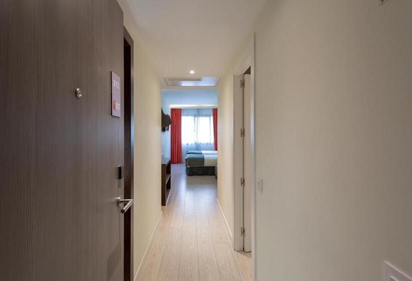 اتاق استاندارد سه نفره, Apartamentos Recoletos