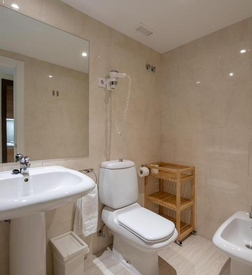 اتاق استاندارد سه نفره, Apartamentos Recoletos