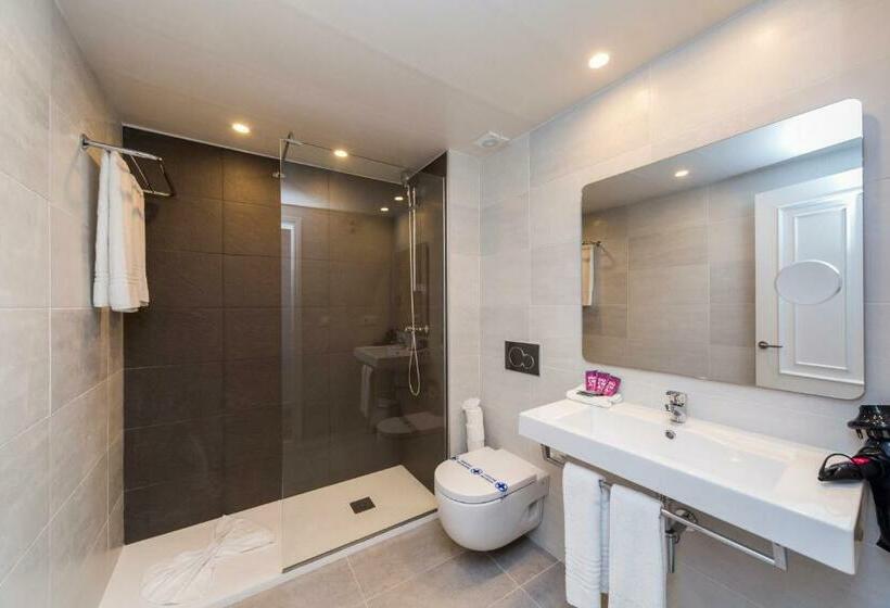 2 Bedroom Apartment, Comitas Floramar