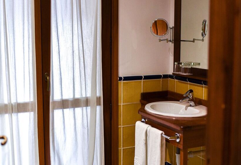 标准三人间, ALEGRIA Bodega Real