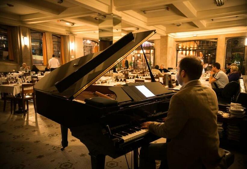 اتاق سوپریور, Aliados