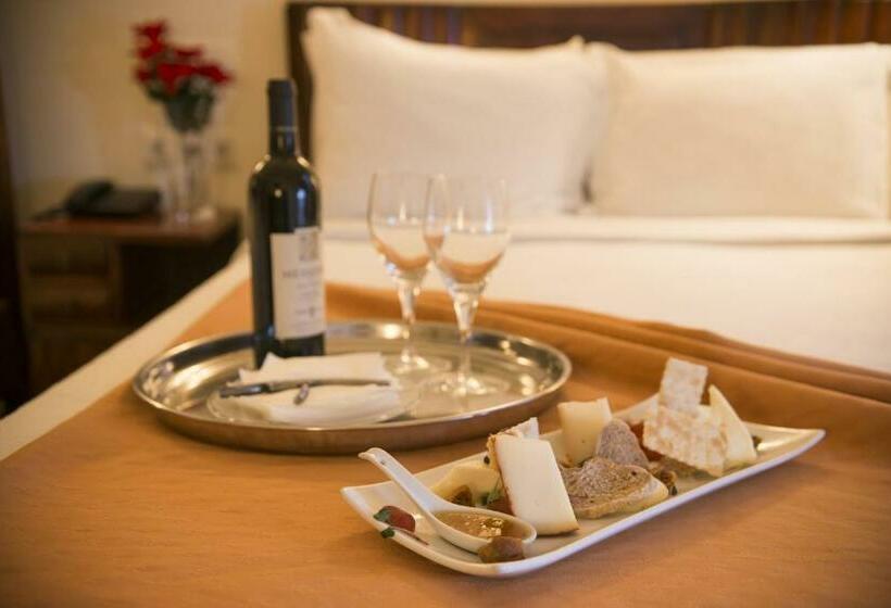 اتاق استاندارد با چشمانداز, Aliados