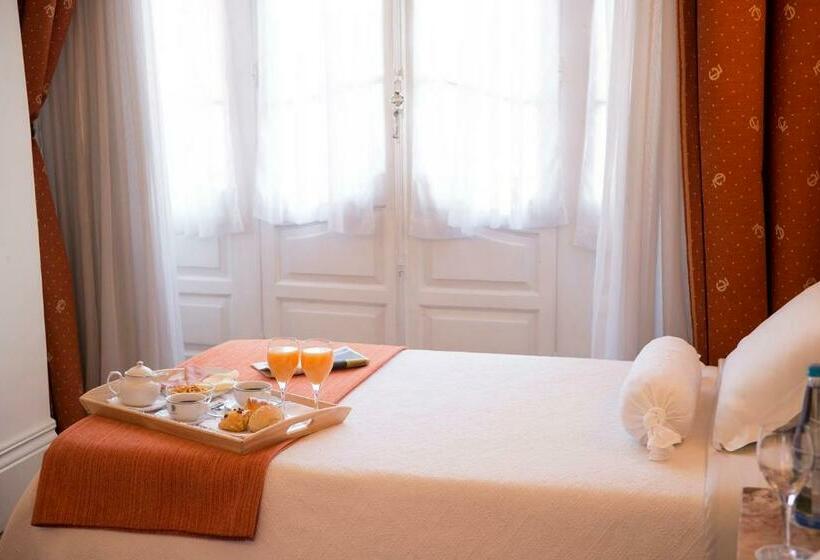 اتاق عادی, Aliados