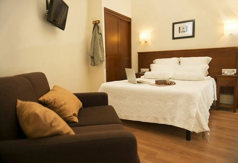 اتاق ساده با بالکن, Aliados